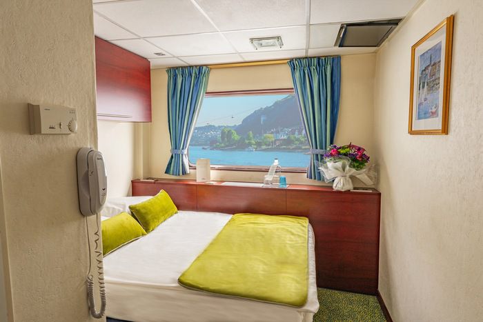 Main Deck 1 Bed Single Cat